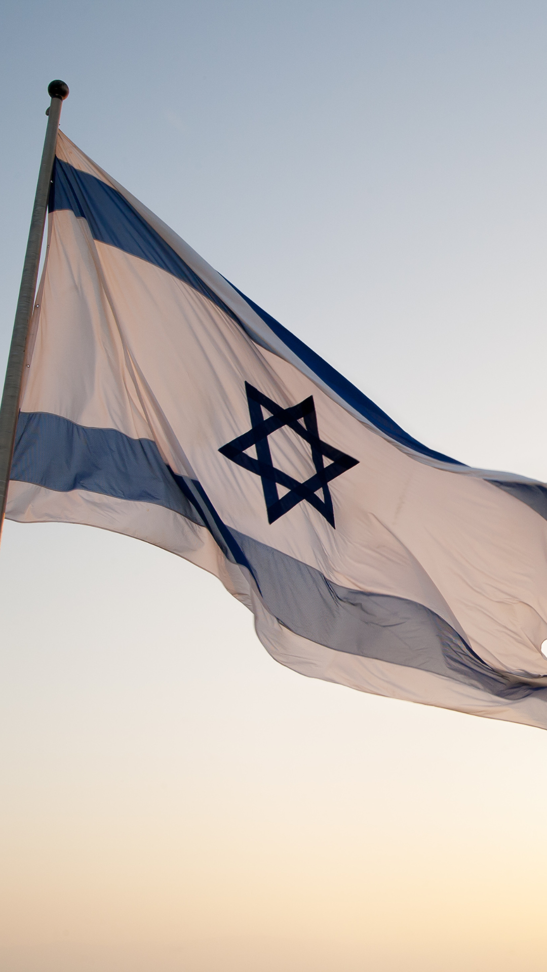 Wir stehen an der Seite Israels und der Jüdinnen…
